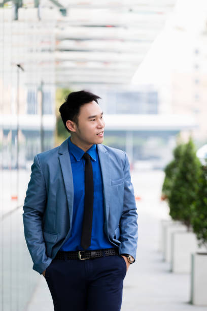 istock Business man walking 943747350