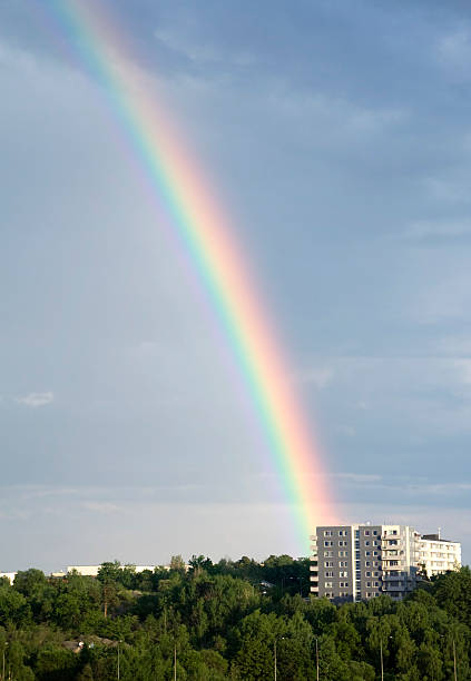 arco-íris's end - end of the rainbow imagens e fotografias de stock