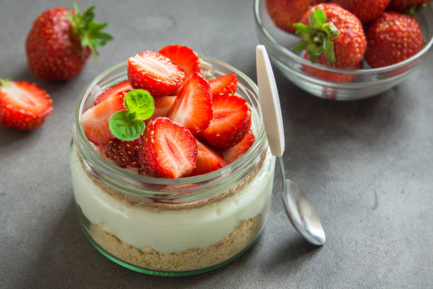 istock Strawberry cheesecake in jar 943783050