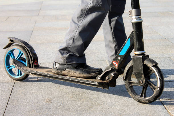 istock Child on a scooter close-up 943848198