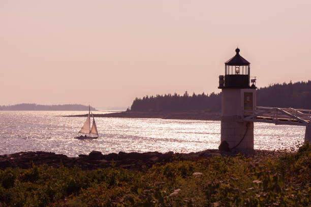 marshall point lighthouse - port clyde stock-fotos und bilder