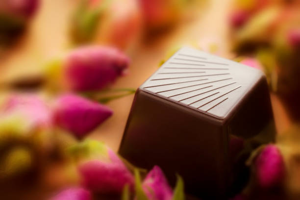 caramelo de chocolate - orange rose candy valentines day fotografías e imágenes de stock