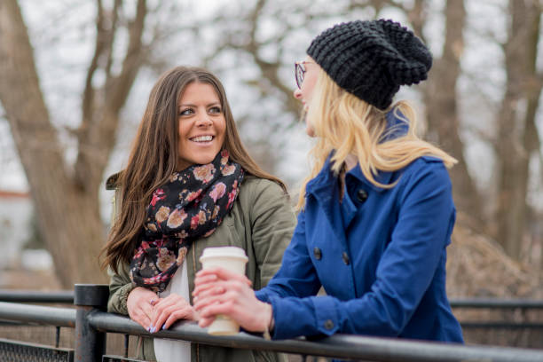 istock Best Friends Catching Up 943903116