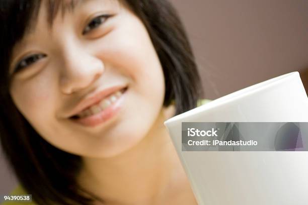 Beber Chá - Fotografias de stock e mais imagens de Adolescente - Adolescente, Adolescência, Adulto