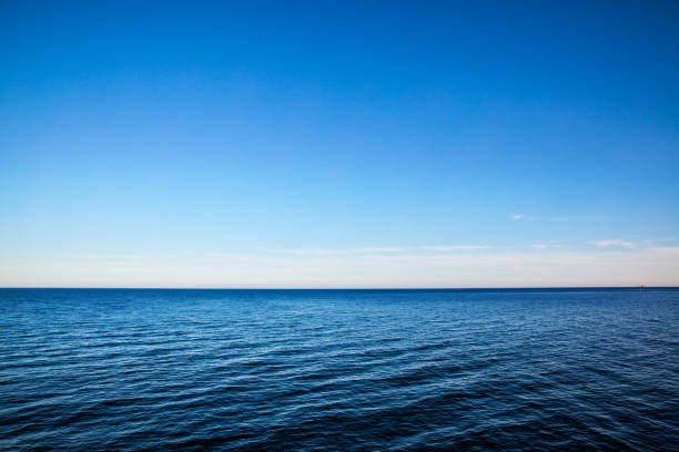 pejzaż morski z horyzontem morskim - tło - panoramic scenics sunlight day zdjęcia i obrazy z banku zdjęć