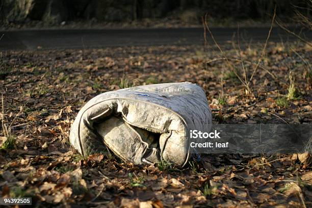 Colchón Foto de stock y más banco de imágenes de Abandonado - Abandonado, Abstracto, Ausencia