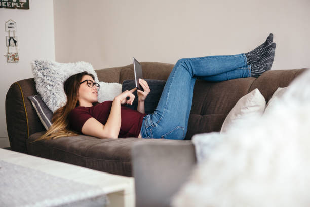 istock Woman Shopping Online 943936210
