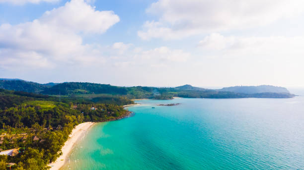 istock Aerial view of sea 943938888