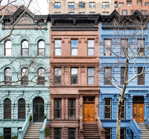 edificios históricos en el upper west side en nueva york - piedra caliza de color rojizo fotografías e imágenes de stock