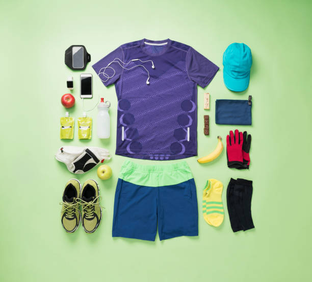 formation usure knolling style de hommes sur fond vert. - clothing equipment leisure equipment sports equipment photos et images de collection