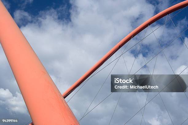 Astratto Ponte Sospeso Archi - Fotografie stock e altre immagini di Gelsenkirchen - Gelsenkirchen, Acciaio, Ambientazione esterna