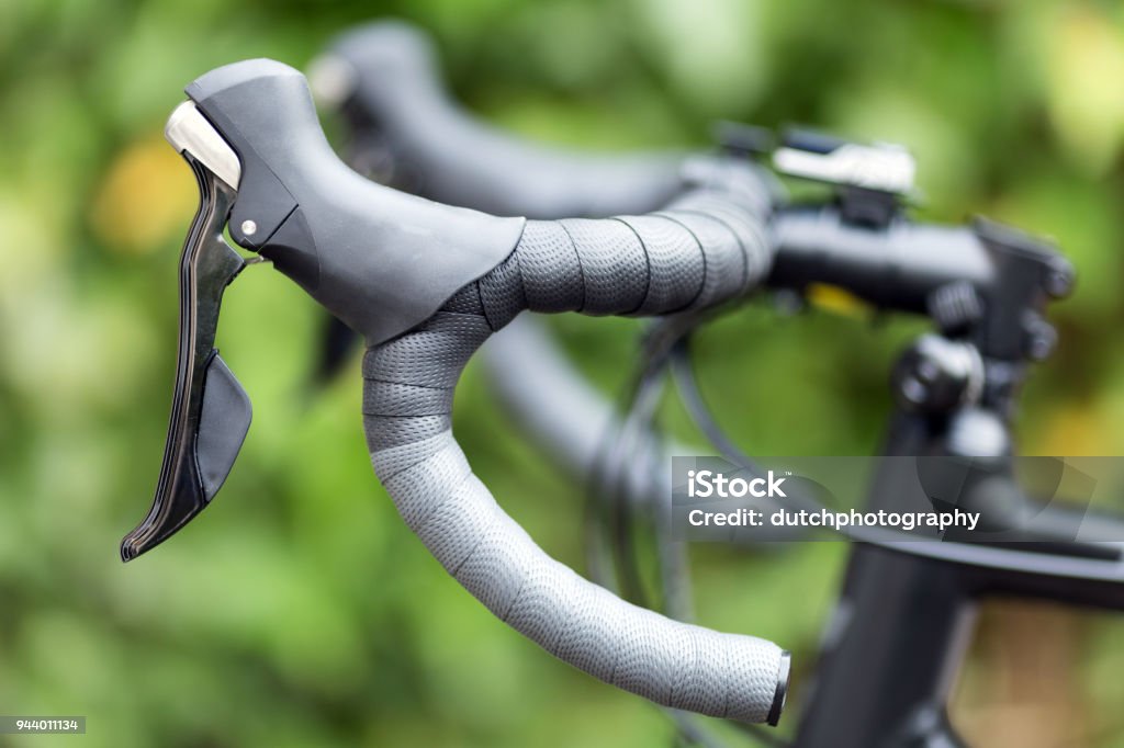 Racefiets Stuur Stock Photo - Download - Luxury, Racing Bicycle, Bicycle iStock