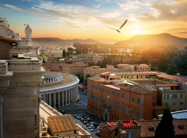 vista sulla città del vaticano - vatican sky summer europe foto e immagini stock