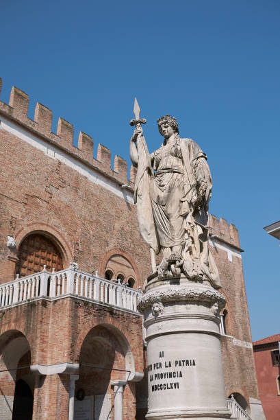 treviso, włochy - tower treviso veneto palace zdjęcia i obrazy z banku zdjęć