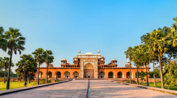 tombeau d’akbar le grand fort de sikandra à agra (inde) - akbar the great photos et images de collection