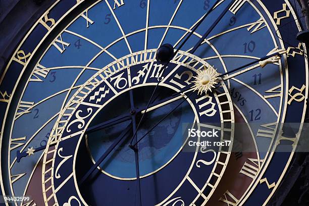 Photo libre de droit de Horloge Astronomique banque d'images et plus d'images libres de droit de Signes du Zodiaque - Signes du Zodiaque, Architecture, Astronomie