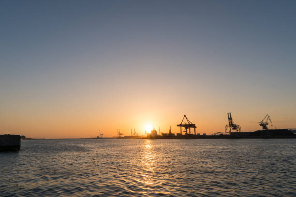 istock Diamond Point Sunset Tenpozan Osaka Japan 944406244