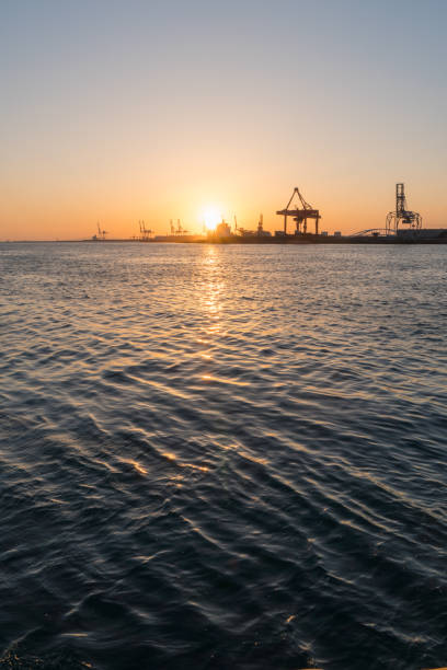 istock Diamond Point Sunset Tenpozan Osaka Japan 944406346