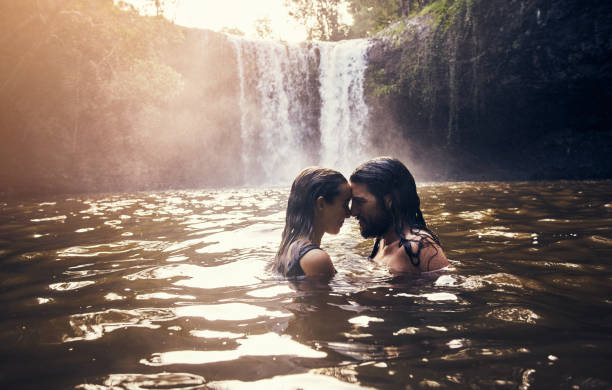 esto se siente como un día en el paraíso - rainforest waterfall australia forest fotografías e imágenes de stock