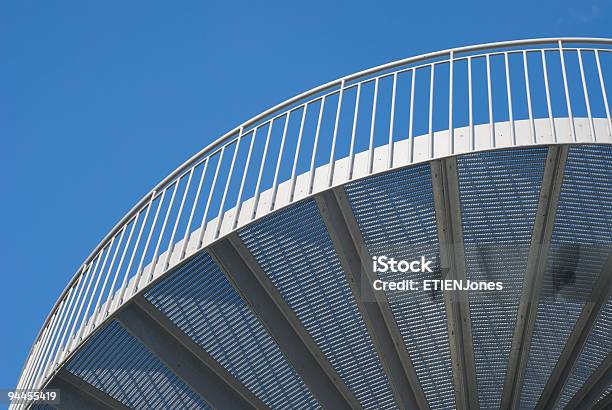Лестницы В Архитектурный Элемент — стоковые фотографии и другие картинки Абстрактный - Абстрактный, Архитектура, Надземная пешеходная дорожка
