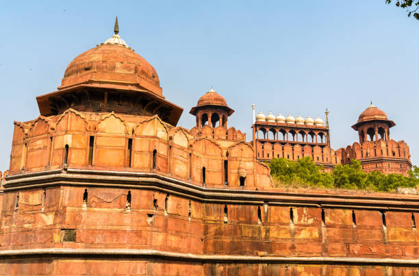 delhi-tor des roten forts in delhi, indien - new seven wonders of the world stock-fotos und bilder