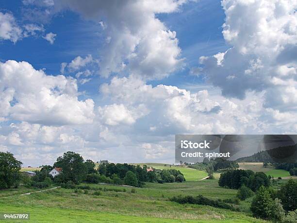 Hügelige Landschaft Stockfoto und mehr Bilder von Anhöhe - Anhöhe, Ansicht aus erhöhter Perspektive, Baum