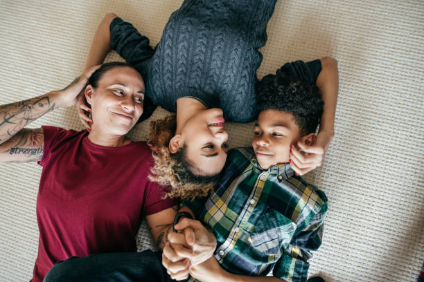 istock Family at home 944587942