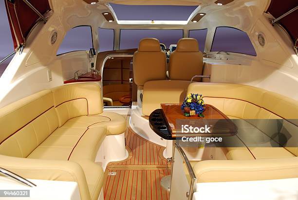 Iate De Luxo - Fotografias de stock e mais imagens de Interior dum Veículo - Interior dum Veículo, Veículo Aquático, Cabine de Passageiros