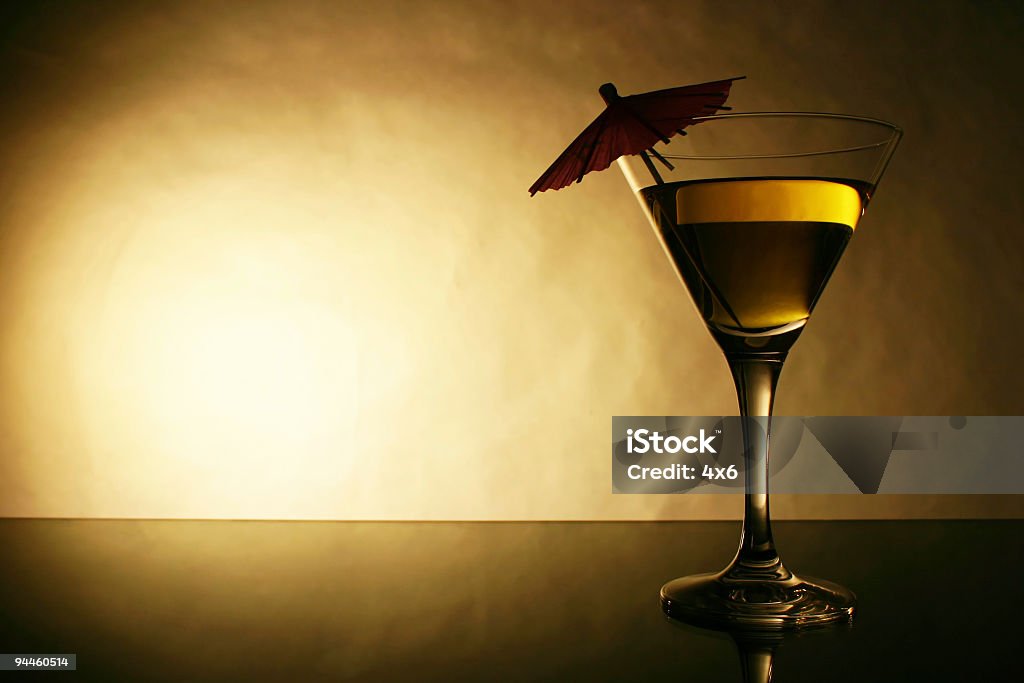 Алкоголь-желтый Коктейль: Крупный план - Стоковые фото Алкоголь - напиток роялти-фри