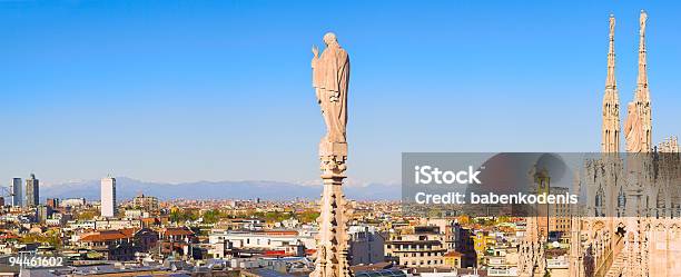 Vista Panorámica Desde El Duomo Techo Milán Italia Foto de stock y más banco de imágenes de Milán