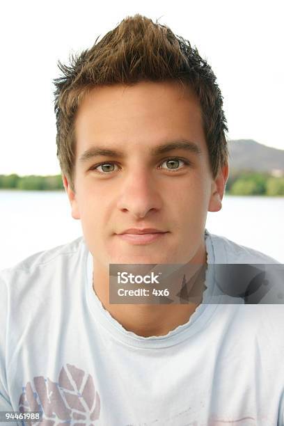 Foto de Casual Homem e mais fotos de stock de Adolescente - Adolescente, Adolescência, Cabelo Castanho