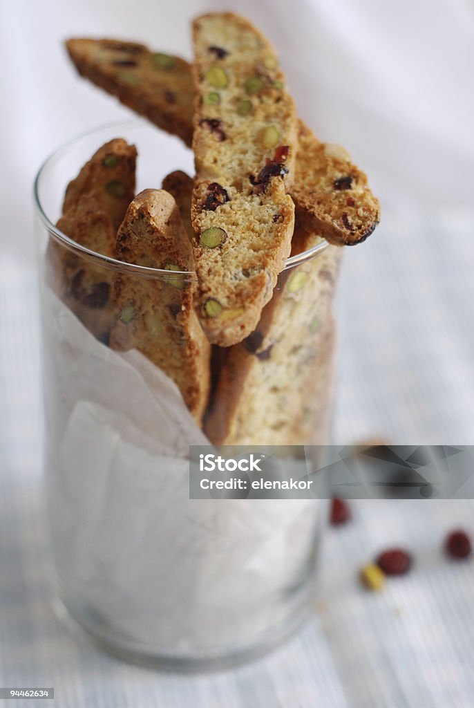 Pistaches, de pignons de pin et des canneberges séchées biscotti - Photo de Aliment libre de droits