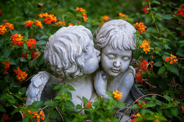 istock ANGELS IN LOVE iii. 944630124