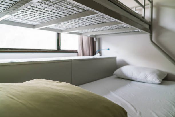 cama albergue en hong kong - bedroom authority bed contemporary fotografías e imágenes de stock