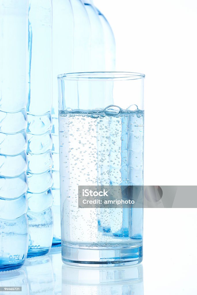 glas de água mineral - Foto de stock de Garrafa royalty-free