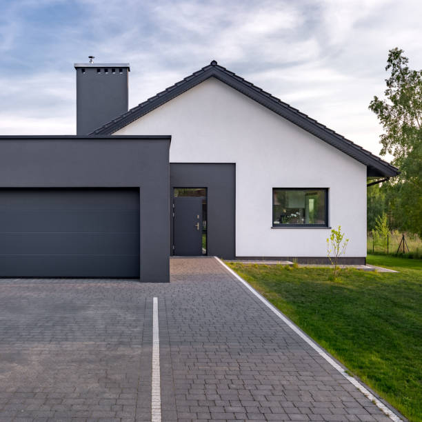istock Cozy house with garage 944831582