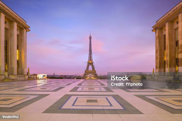 Eiffel Tower At Sunrise From Trocadero Fountains In Paris Stock Photo - Download Image Now