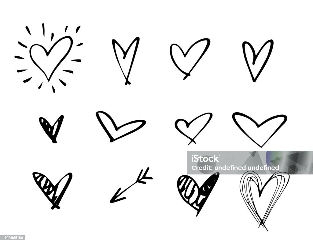 Set di icone del cuore disegnato a mano contorno. Insieme vettoriale del cuore grunge del doodle disegnato a mano. Cuori marcatori ruvidi isolati su sfondo bianco. raccolta del cuore vettoriale. Freccia disegnata a mano Painted.unique - arte vettoriale royalty-free di Simbolo di cuore