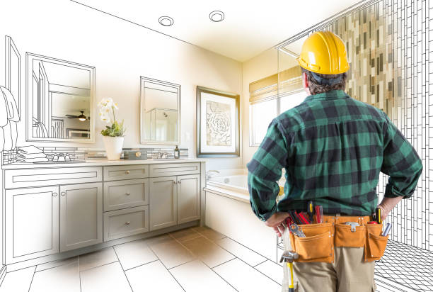 istock Contractor Facing Custom Master Bathroom Drawing and Photo Gradation 944868030