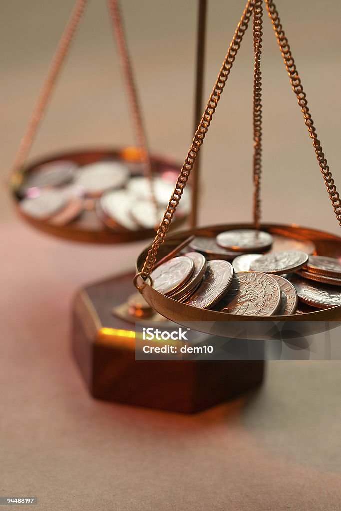 De dinero equilibrio - Foto de stock de Báscula libre de derechos