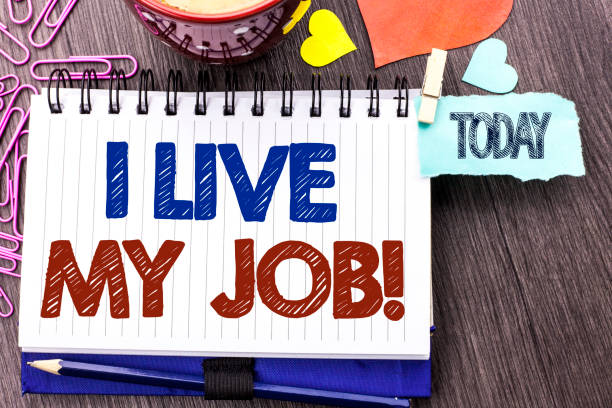 Handwriting text writing I Live My Job Motivational Call. Concept meaning Be immerse in and love Work Enjoy Business written Notebook Book the Wooden background Today Hearts Pins next to it. texto de escritura a mano escritura vivo mi trabajo motivacional llamada. concepto lo que significa ser inmersa en amor trabajo negocios disfrutar de escrito en el libro cuaderno sobre la madera de fondo hoy pins de corazones junto a él.