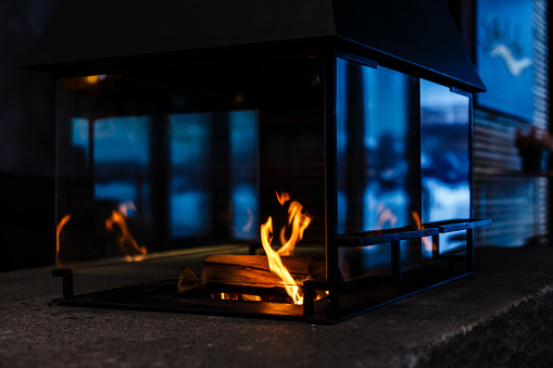 Close-up and transparency in a fireplace.
