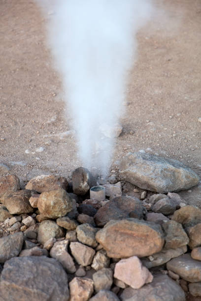 geysers sol de manana in bolivia - geyser nature south america scenics foto e immagini stock