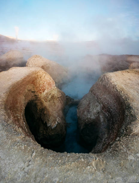 geysers sol de manana in bolivia - geyser nature south america scenics foto e immagini stock