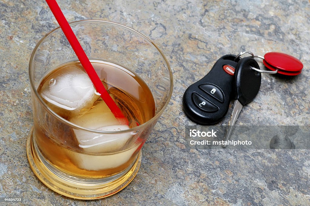 Bebida e Drive - Foto de stock de Beber e Dirigir royalty-free