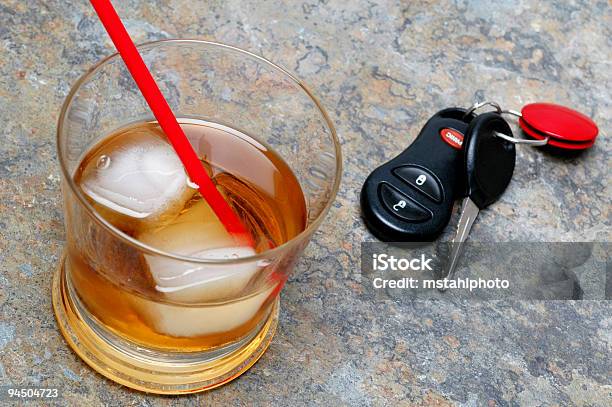 Foto de Bebida E Drive e mais fotos de stock de Beber e Dirigir - Beber e Dirigir, Bebida alcoólica, Bebida destilada