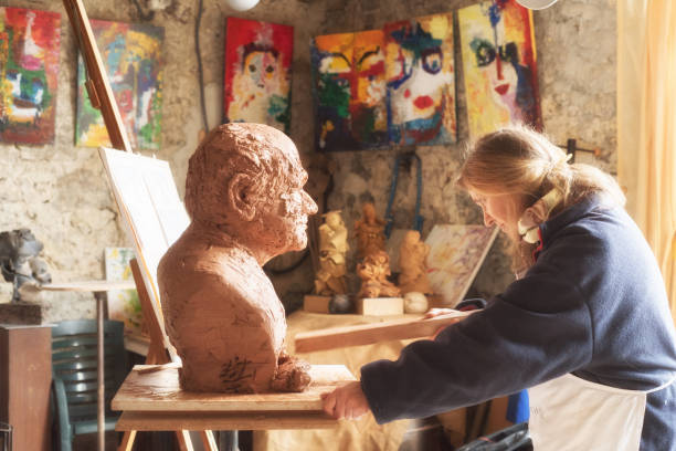 istock Portrait of a sculptor in her workshop, Provence 945049134