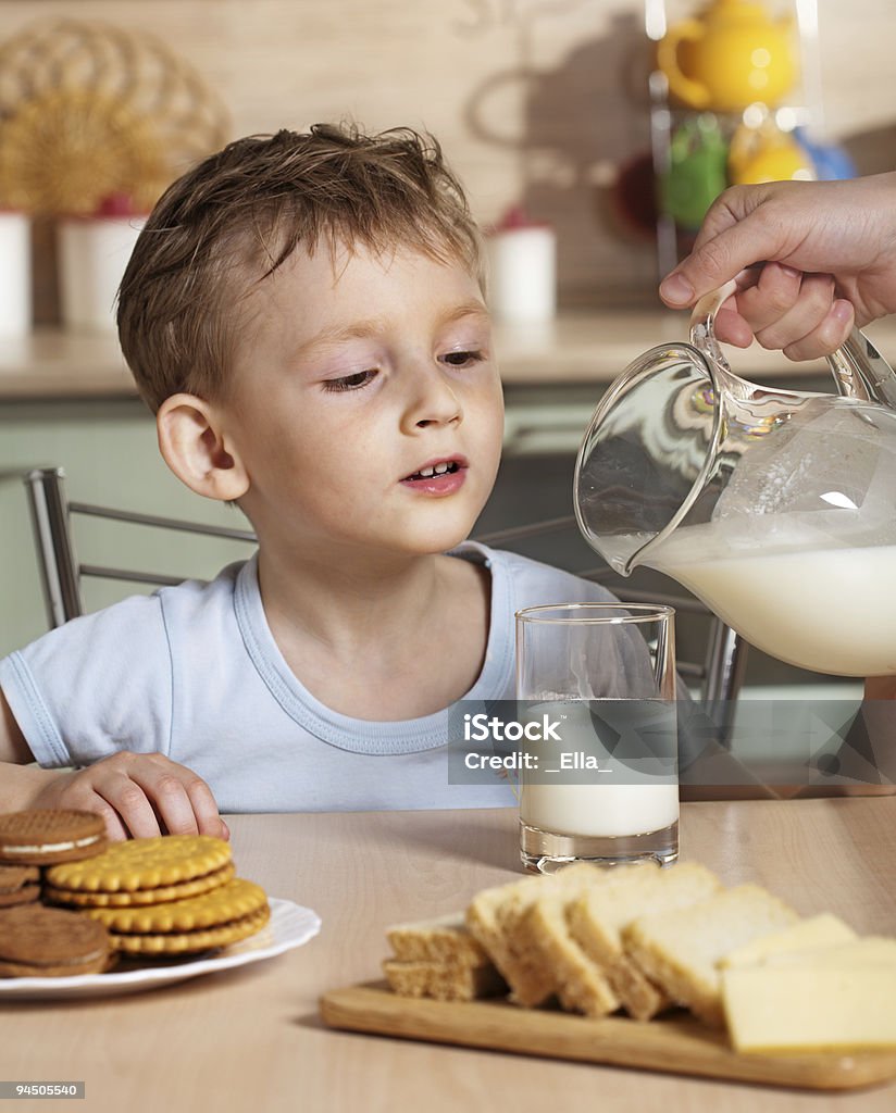 Desayuno del niño - Foto de stock de Alimento libre de derechos