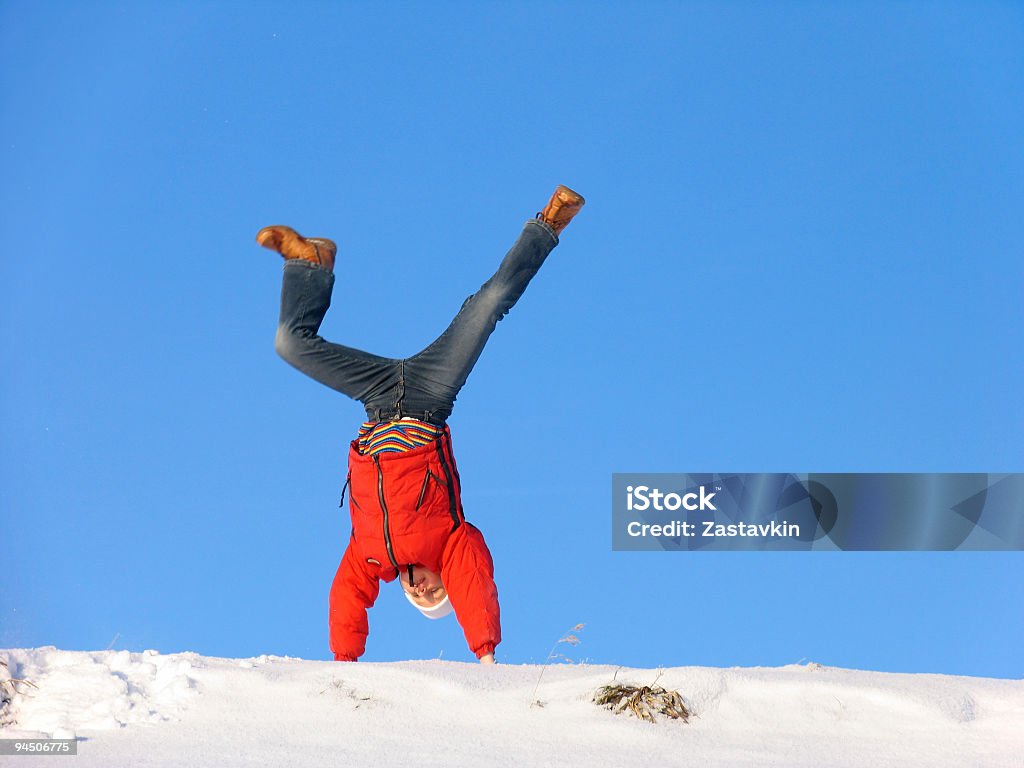 Inverno Salto mortale - Foto stock royalty-free di Adolescente