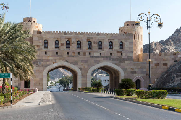 マスカット ゲート、マトラ、マスカット、オマーン - oman greater masqat fort tourism ストックフォトと画像